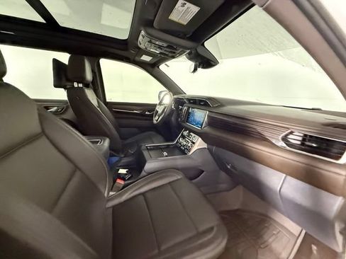 Used 2024 GMC Yukon Denali w/ Advanced Technology Package AWD/4WD image 42