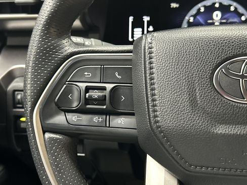 Used 2026 Toyota 4Runner SR5 AWD/4WD image 3