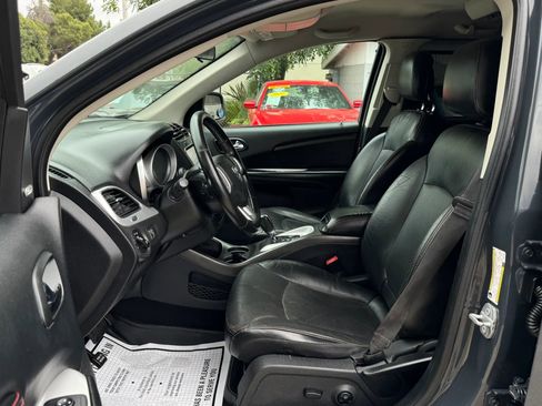 Used 2018 Dodge Journey GT FWD image 35