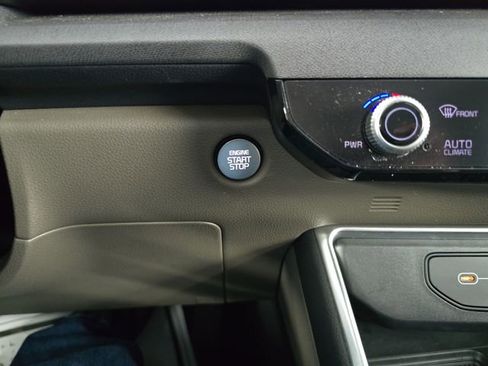 Used 2025 Kia Carnival EX FWD image 24