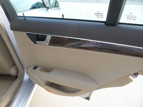 Used 2013 Mercedes-Benz C 250 Sport image 56