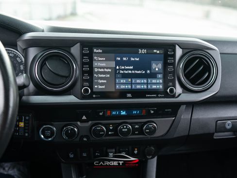 Used 2020 Toyota Tacoma TRD Off-Road image 25