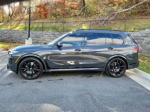 Used 2026 BMW X7 M60i image 6