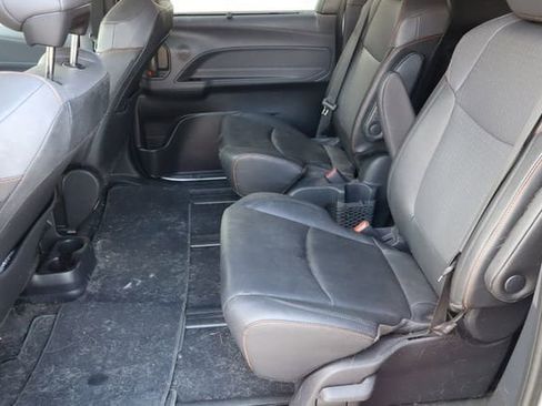 Used 2023 Toyota Sienna XSE w/ XSE Plus Package FWD image 6