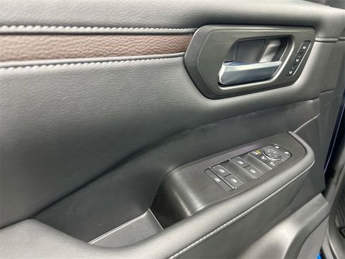 Used 2025 Nissan Armada Platinum Reserve image 22