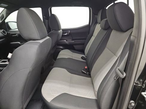 Used 2020 Toyota Tacoma TRD Off-Road w/ Technology Package AWD/4WD image 27
