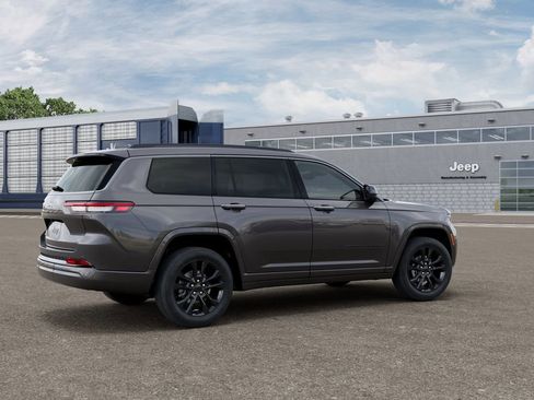 New 2026 Jeep Grand Cherokee L Limited AWD/4WD image 4