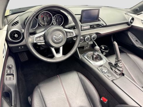 Used 2019 MAZDA MX-5 Miata Grand Touring w/ GT-S Package RWD image 9
