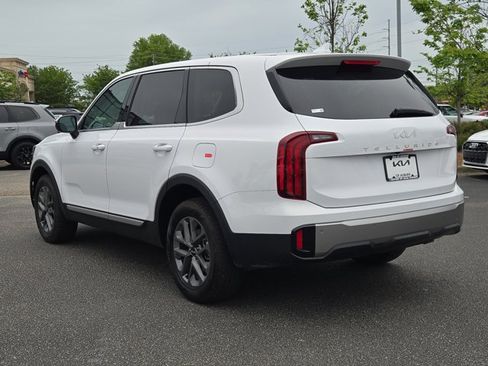 Used 2025 Kia Telluride LX FWD image 10