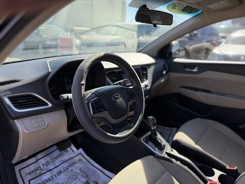 Used 2019 Hyundai Accent SE FWD image 12