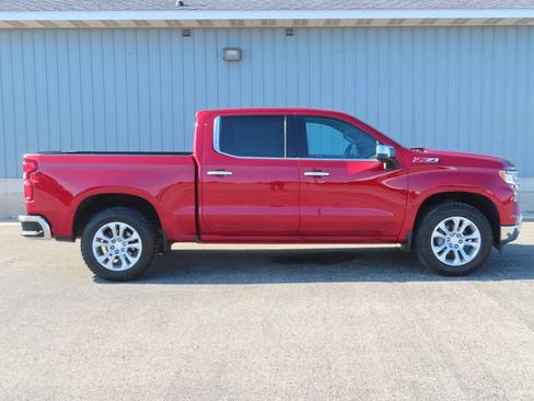 Used 2022 Chevrolet Silverado 1500 LTZ AWD/4WD image 2