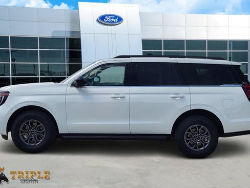 Certified 2025 Ford Expedition Active AWD/4WD image 3