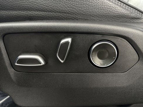 Used 2024 GMC Yukon Denali w/ Advanced Technology Package image 14