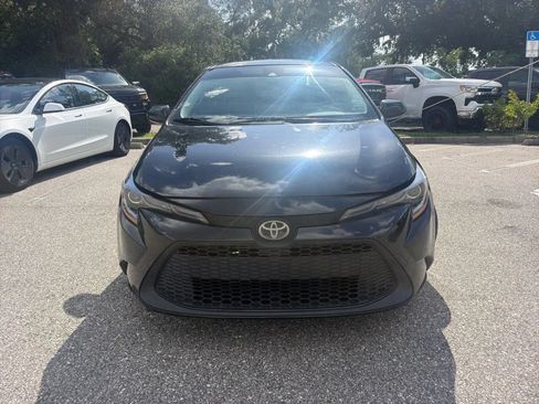 Used 2020 Toyota Corolla LE FWD image 4