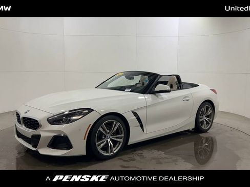 Used 2023 BMW Z4 sDrive30i w/ Convenience Package image 4