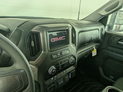New 2025 GMC Sierra 3500 Pro w/ Convenience Package AWD/4WD image 17
