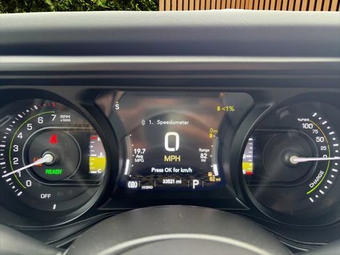 Used 2024 Jeep Wrangler Unlimited Sahara AWD/4WD image 34