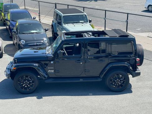Used 2023 Jeep Wrangler Unlimited Sahara AWD/4WD image 10
