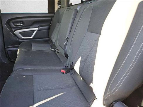 Used 2017 Nissan Titan SV image 8