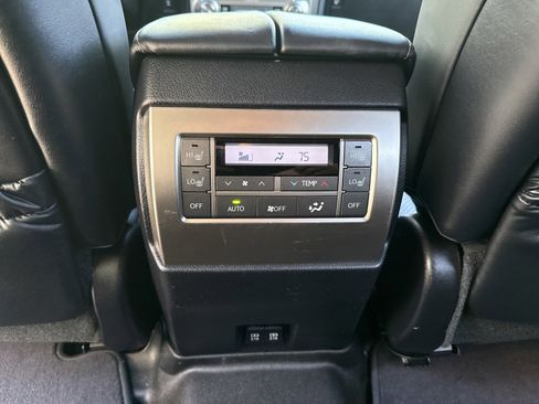 Used 2021 Lexus GX 460 Luxury w/ Sport Design Package AWD/4WD image 25