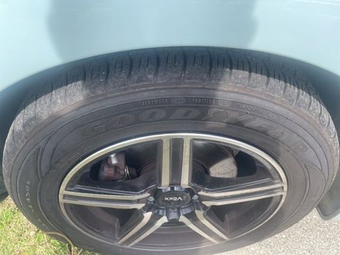 Used 2010 Volkswagen Beetle Convertible image 12