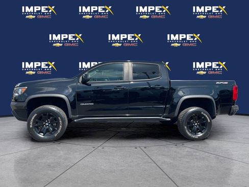 Used 2020 Chevrolet Colorado ZR2 w/ ZR2 Midnight Special Edition AWD/4WD image 2