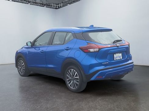 Used 2023 Nissan Kicks SV FWD image 3