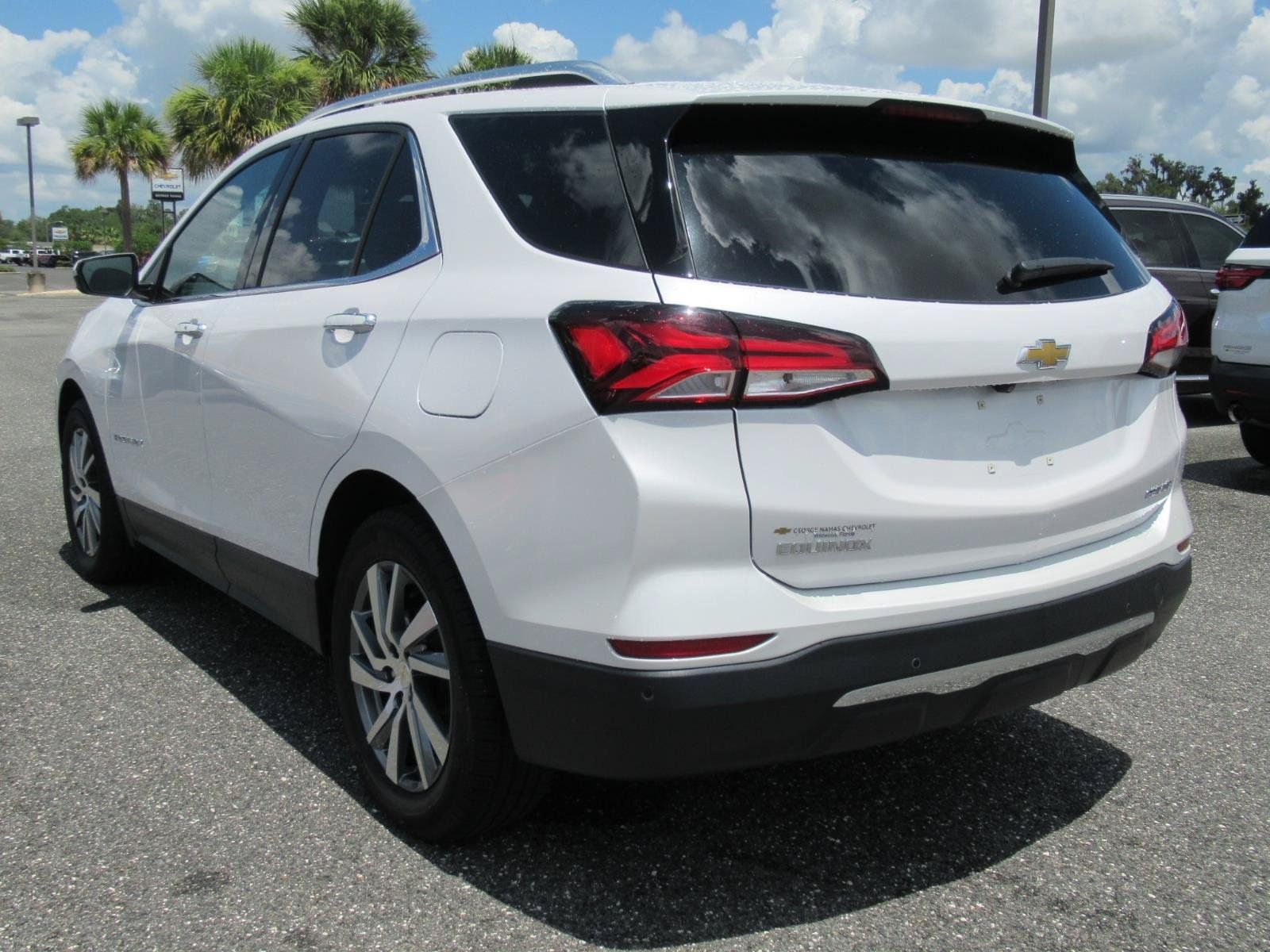 Used 2023 Chevrolet Equinox Premier FWD image 5
