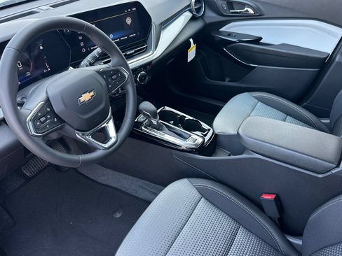 New 2026 Chevrolet Trax LT w/ Driver Confidence Package FWD image 10