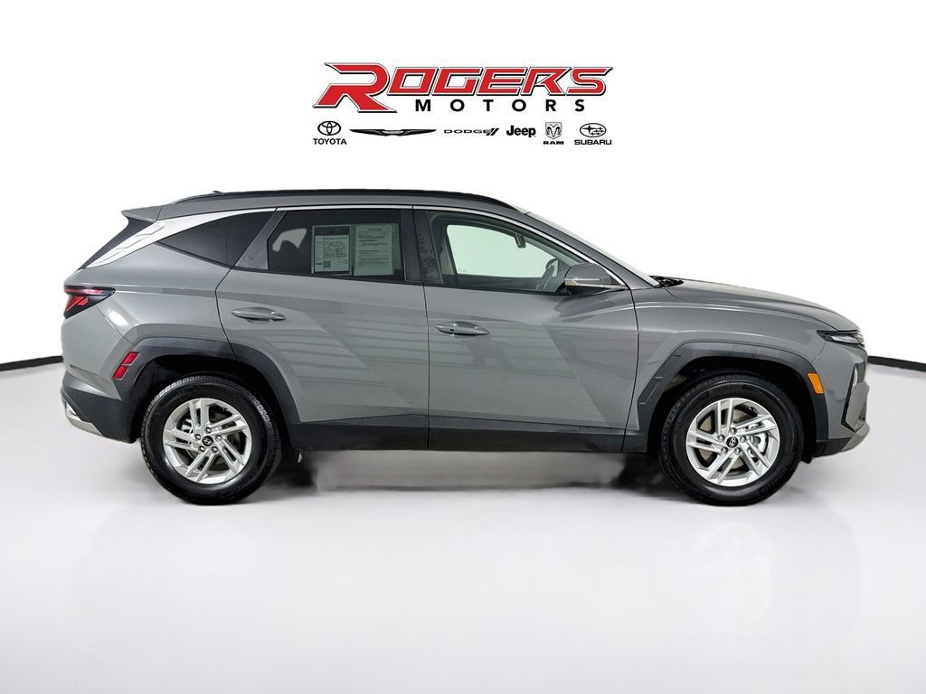 Used 2025 Hyundai Tucson SEL AWD/4WD image 14