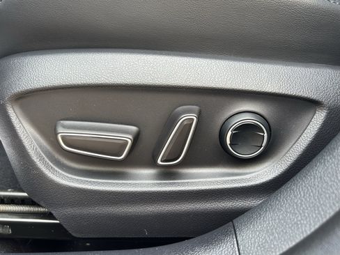Certified 2018 Toyota Prius Prime Premium FWD image 14