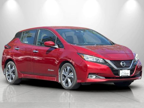 Used 2018 Nissan Leaf SV w/ SV Technology Package FWD image 9