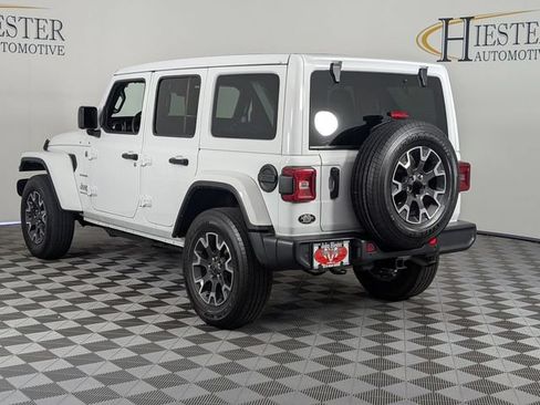Used 2024 Jeep Wrangler Unlimited Sahara w/ Technology Group AWD/4WD image 5