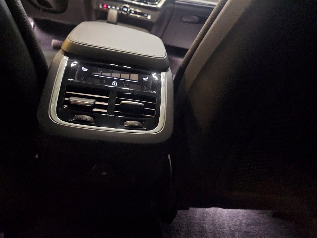 Certified 2025 Volvo V90 B6 Cross Country Plus AWD/4WD image 15