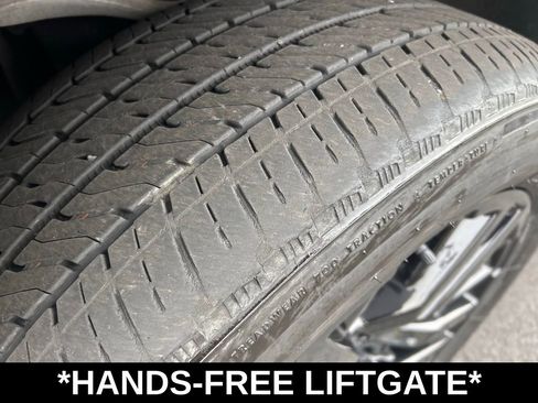 Certified 2023 GMC Yukon XL SLT w/ SLT Luxury Package image 15