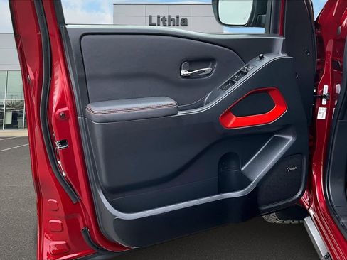 Used 2024 Nissan Frontier PRO-4X w/ Pro Convenience Package image 28