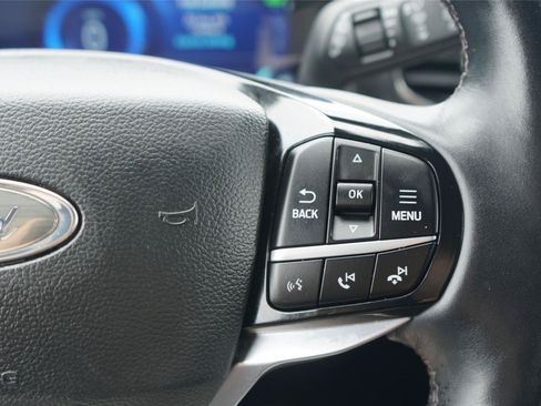 Certified 2022 Ford Explorer Platinum w/ Premium Technology Package AWD/4WD image 15