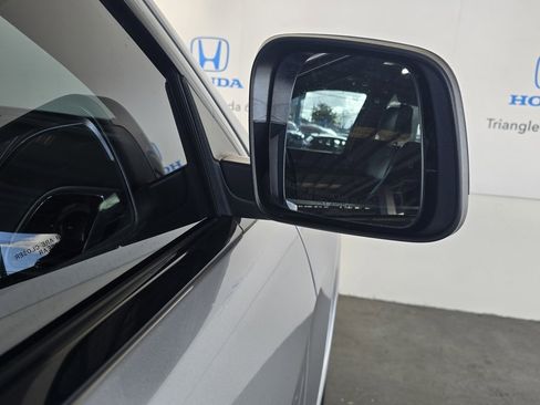 Used 2019 Jeep Grand Cherokee Altitude image 41