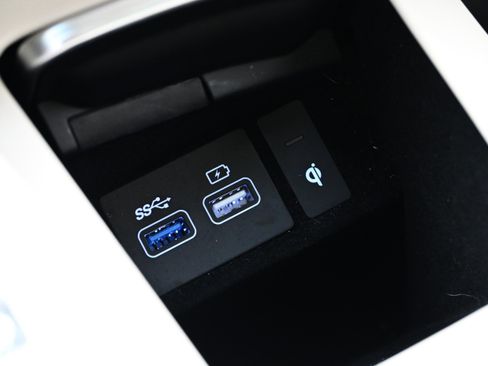 Used 2024 Genesis GV70 2.5T w/ Advanced Package image 26