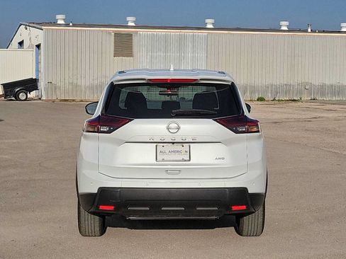 Used 2025 Nissan Rogue SV AWD/4WD image 7