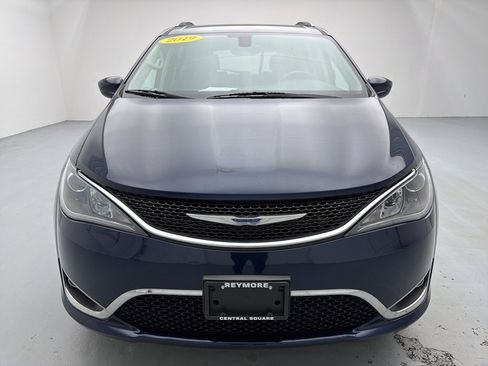 Used 2019 Chrysler Pacifica Touring-L Plus w/ Tire & Wheel Group image 5