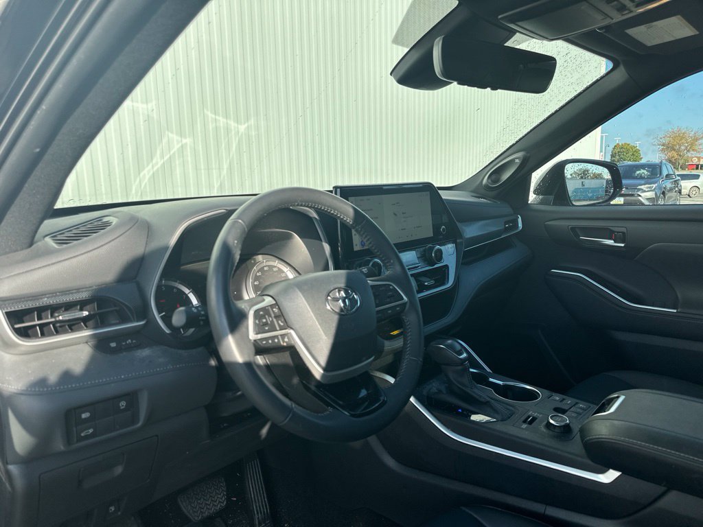 Used 2023 Toyota Highlander XSE AWD/4WD image 15