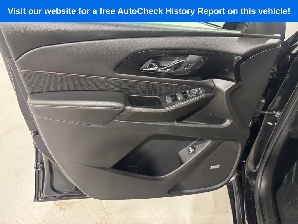 Used 2023 Chevrolet Traverse RS AWD/4WD image 16