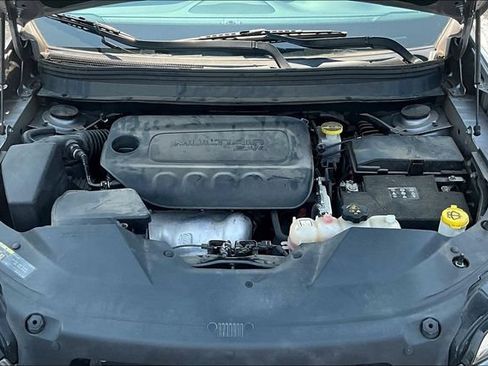 Used 2019 Jeep Cherokee Latitude w/ Popular Appearance Group FWD image 29