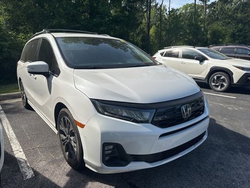 Used 2025 Honda Odyssey Touring image 5