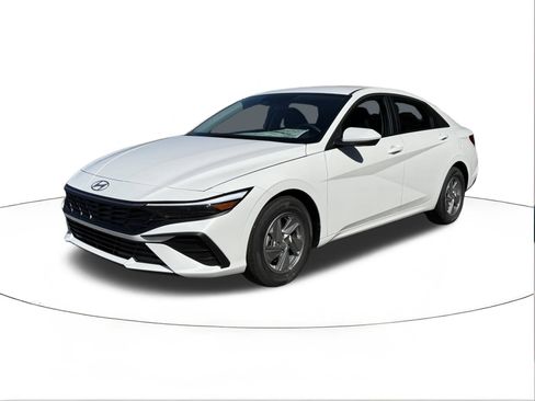 New 2026 Hyundai Elantra SE image 7