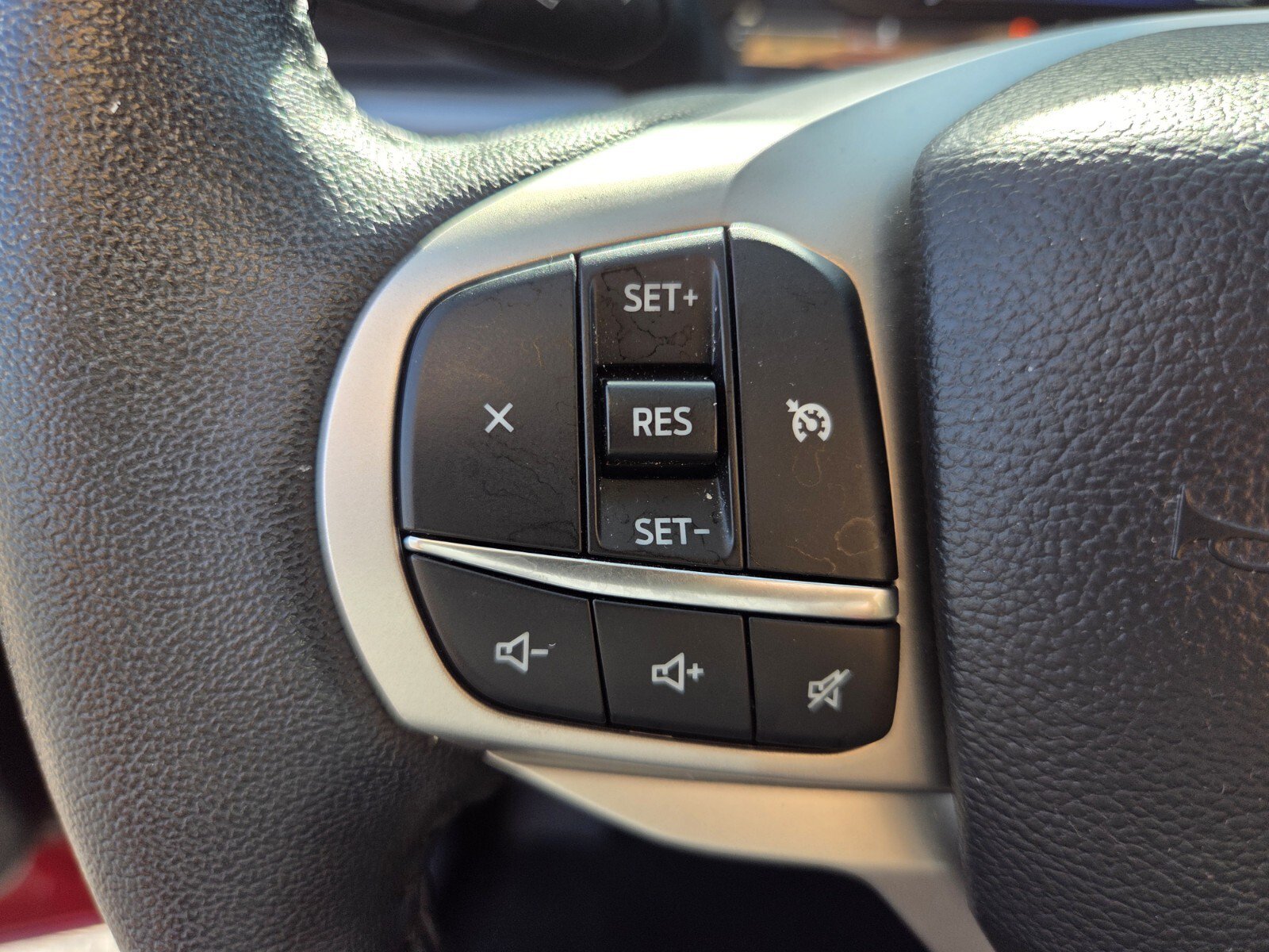Used 2023 Ford Explorer XLT w/ Equipment Group 202A AWD/4WD image 22