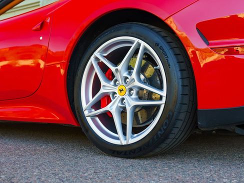 Used 2015 Ferrari California T RWD image 56