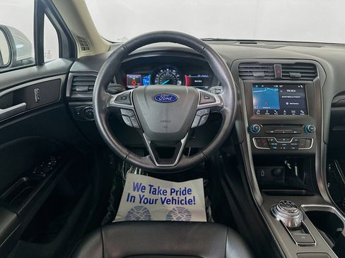 Used 2018 Ford Fusion SE w/ Equipment Group 201A image 21