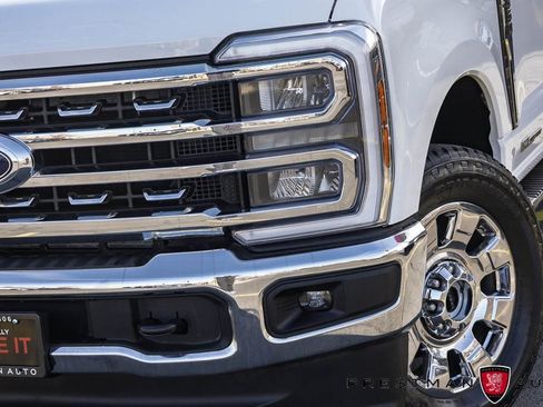 Used 2025 Ford F350 Lariat w/ Chrome Package image 49